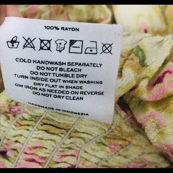 Faithfull the Brand Isadora Floral Puff Sleeve Off Shoulder Smocked Crop Top 4/S - Picture 10 of 10